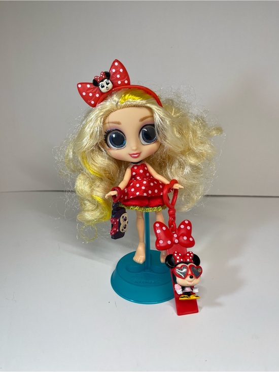 Other - Disney Doorables Minnie Mouse Zoe Superfan Doll 2023 Adoorbs Classic Crew Chain